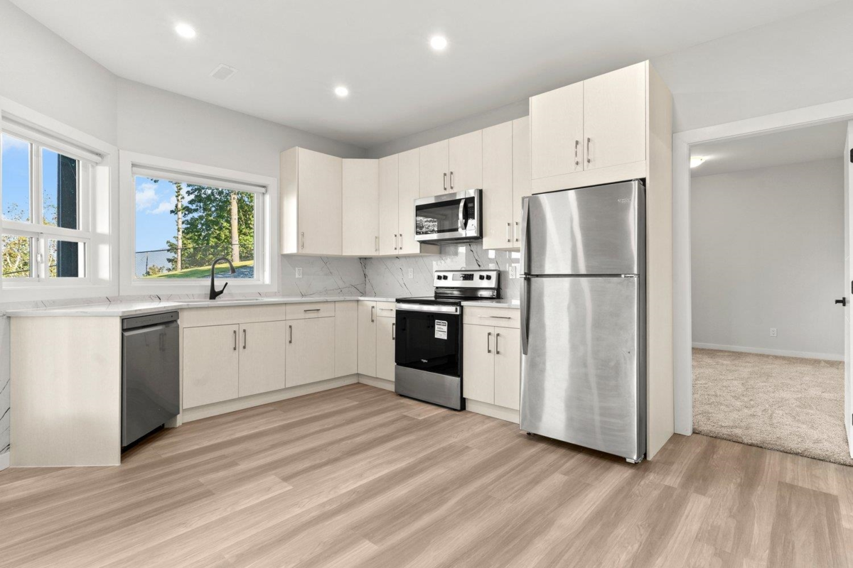 Swimming Pool Photo of 41965 Nikada Drive, Yarrow, BC