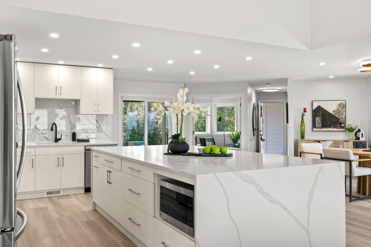 Walk-In Closet Photo of 41965 Nikada Drive, Yarrow, BC