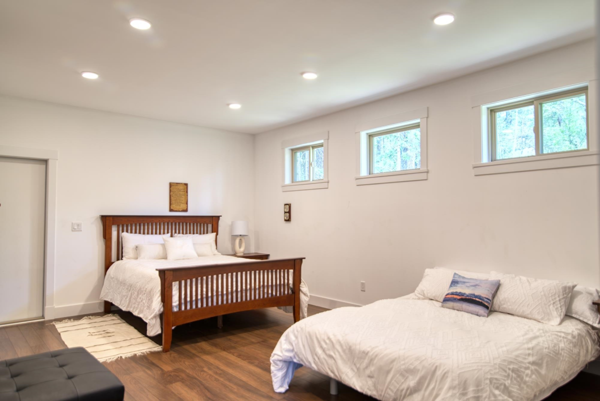 Backyard Photo of 10991- 10993 Sunshine Coast Highway, Halfmoon Bay, BC