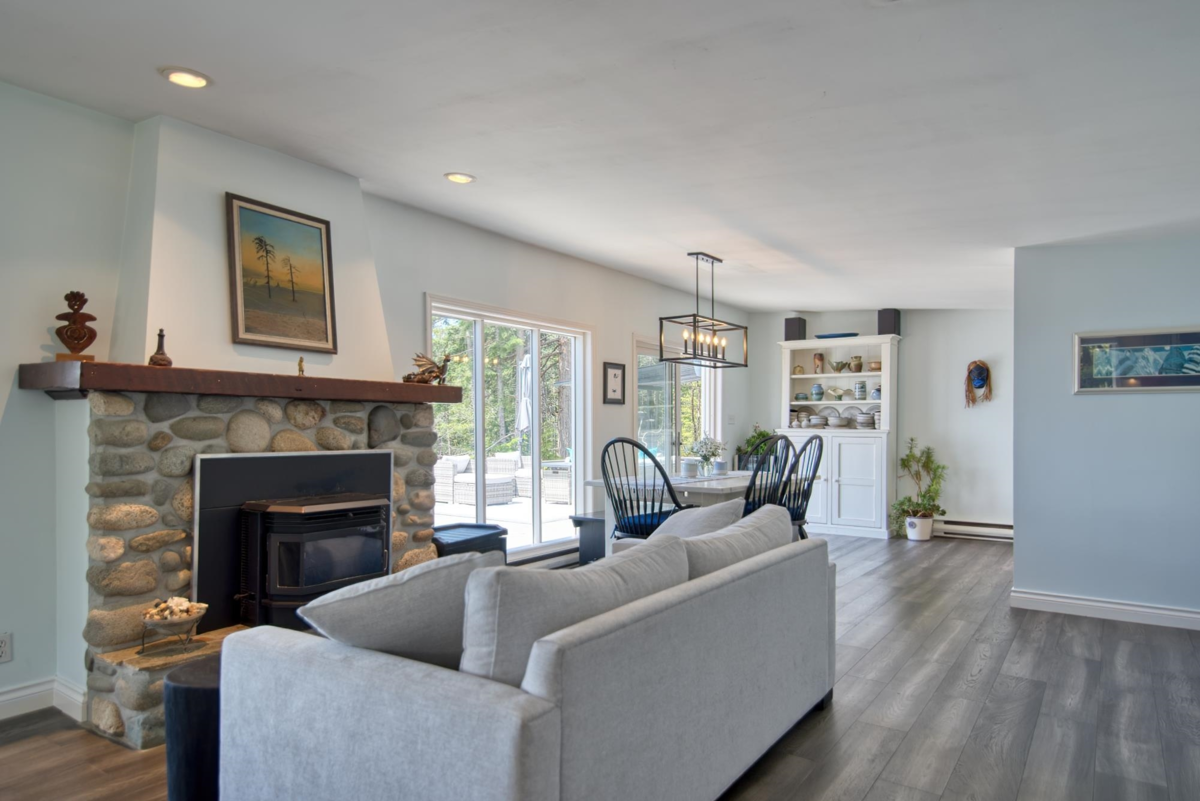 Bedroom 3 Photo of 10991- 10993 Sunshine Coast Highway, Halfmoon Bay, BC