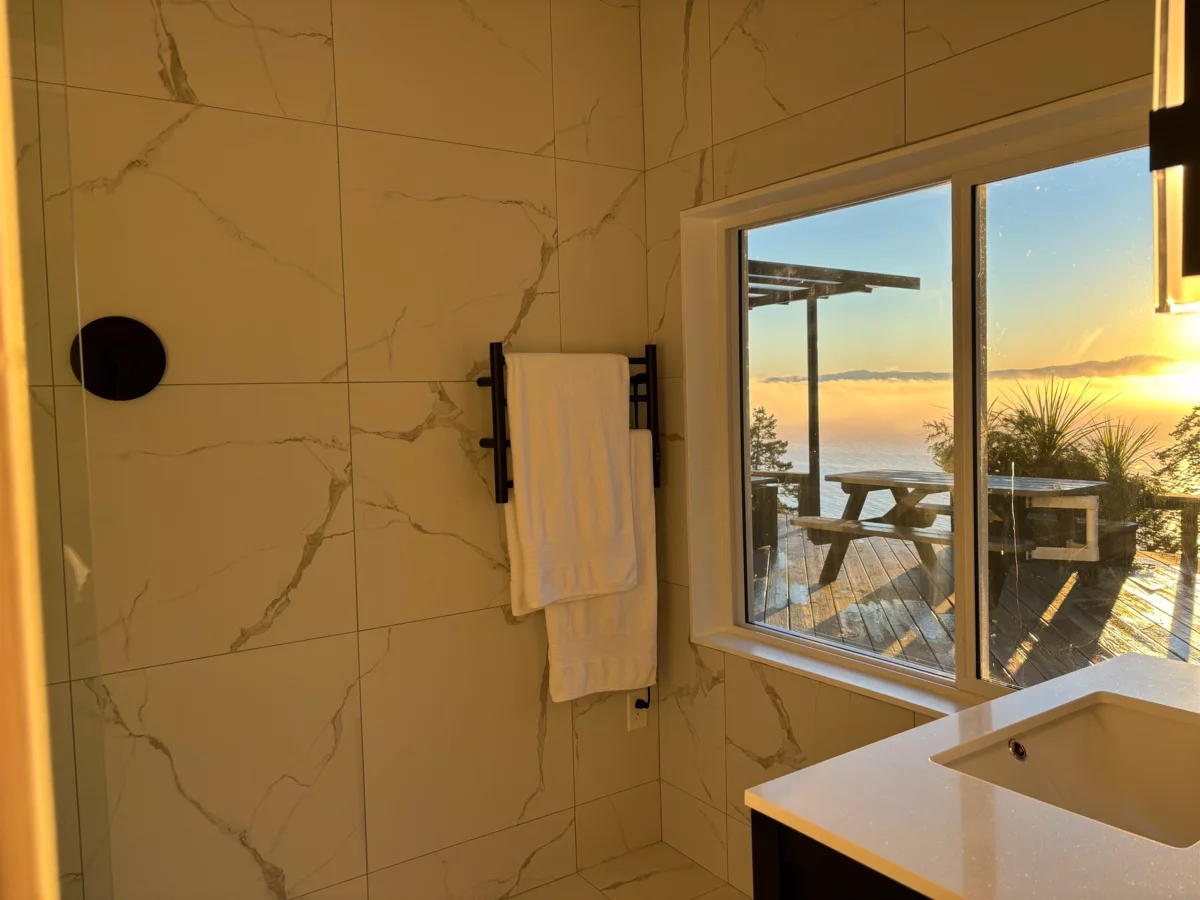 Loft / Bonus Room Photo of 10991- 10993 Sunshine Coast Highway, Halfmoon Bay, BC