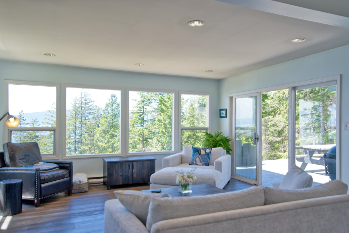 Primary Bathroom Photo of 10991- 10993 Sunshine Coast Highway, Halfmoon Bay, BC