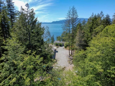 Hot Tub / Spa Photo of 10991- 10993 Sunshine Coast Highway, Halfmoon Bay, BC