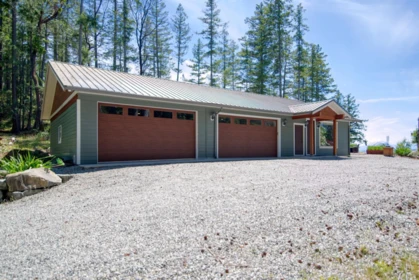 Laundry Room Photo of 10991- 10993 Sunshine Coast Highway, Halfmoon Bay, BC
