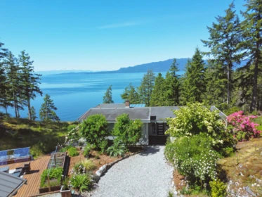 Living Room Photo of 10991- 10993 Sunshine Coast Highway, Halfmoon Bay, BC