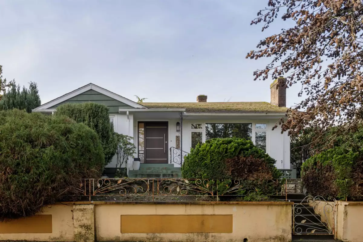Hallway Photo of 5935 Prince Albert Street, Vancouver, BC