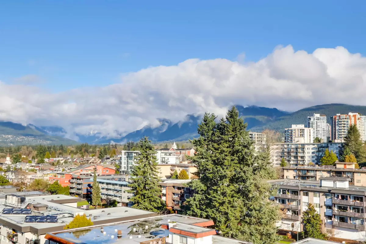 Mudroom Photo of 1206 110 W 4th Street, North Vancouver, BC