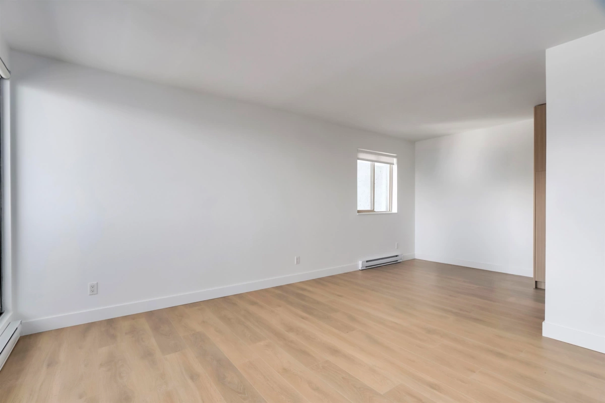 Primary Bathroom Photo of 1206 110 W 4th Street, North Vancouver, BC