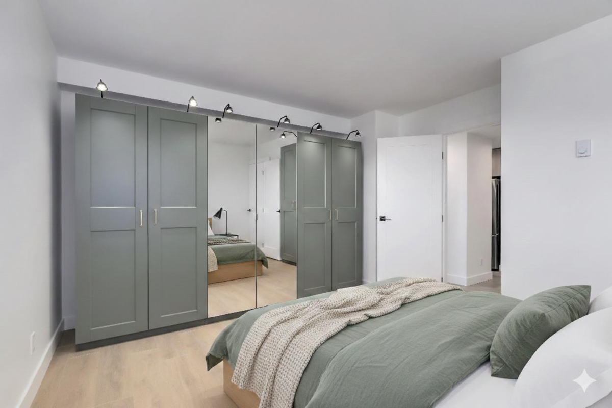 Walk-In Closet Photo of 1206 110 W 4th Street, North Vancouver, BC