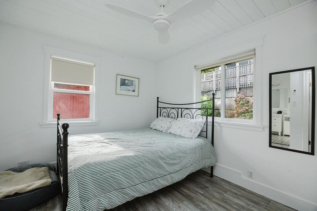 Basement Recreation Room Photo of 591 Gibsons Way, Gibsons, BC