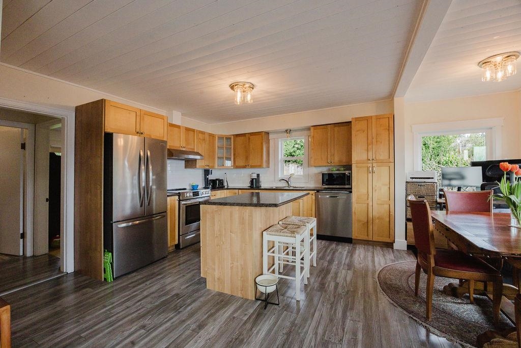 Bedroom 4 Photo of 591 Gibsons Way, Gibsons, BC