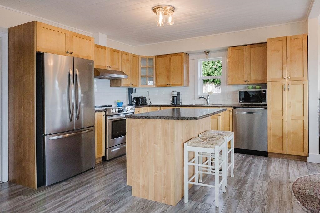 Guest Bathroom Photo of 591 Gibsons Way, Gibsons, BC