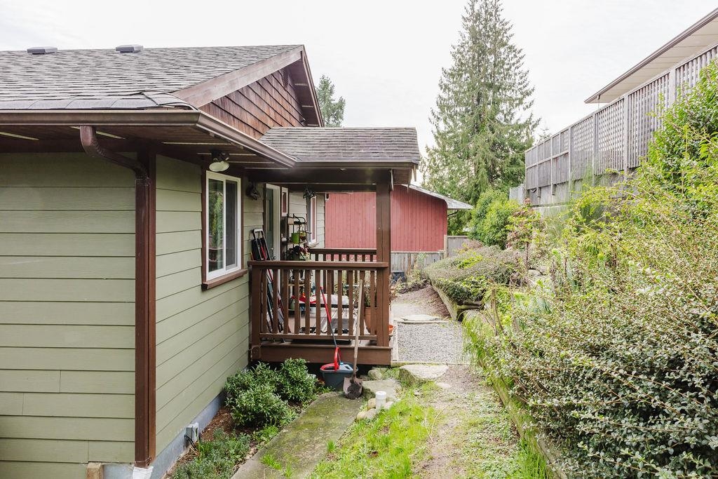 Outdoor Deck Photo of 591 Gibsons Way, Gibsons, BC