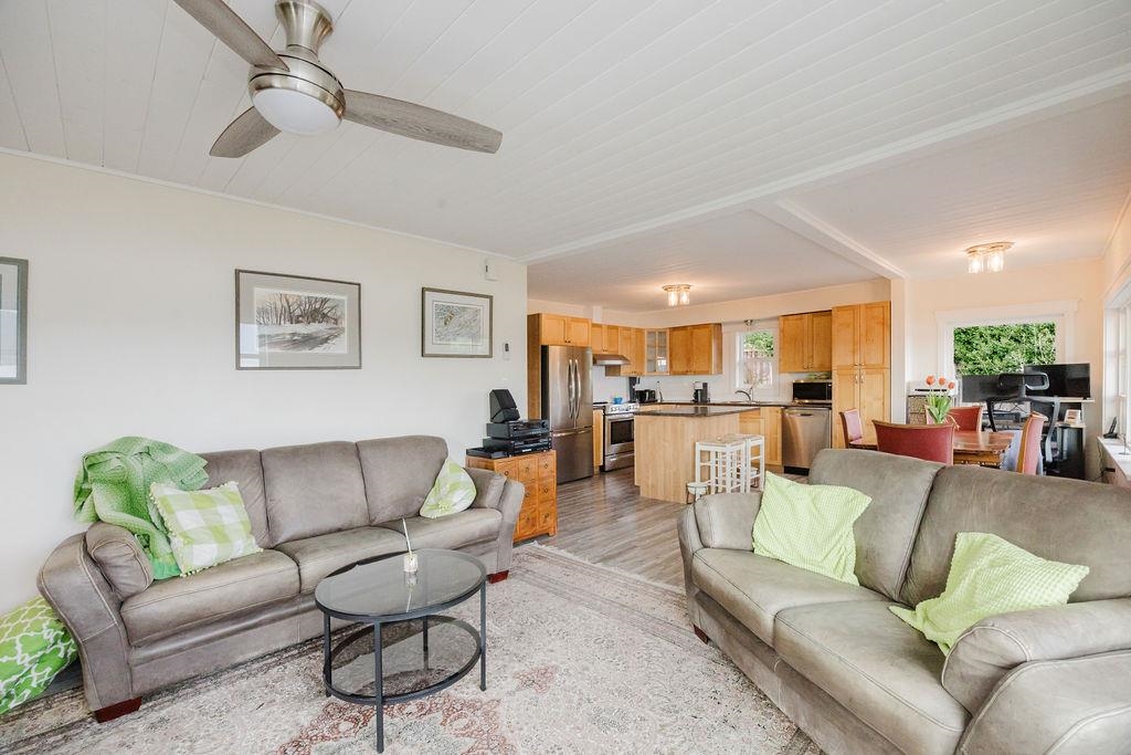 Walk-In Closet Photo of 591 Gibsons Way, Gibsons, BC