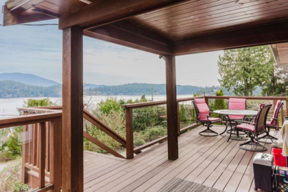 591 Gibsons Way, Gibsons, BC, Gibsons — Single Family Residence for sale