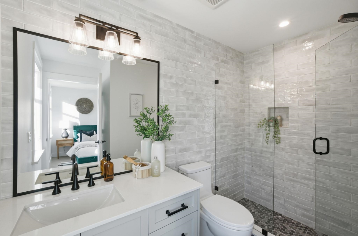 Guest Bathroom Photo of 1967 Napier Street, Vancouver, BC