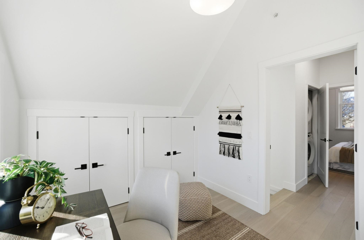 Laundry Room Photo of 1967 Napier Street, Vancouver, BC