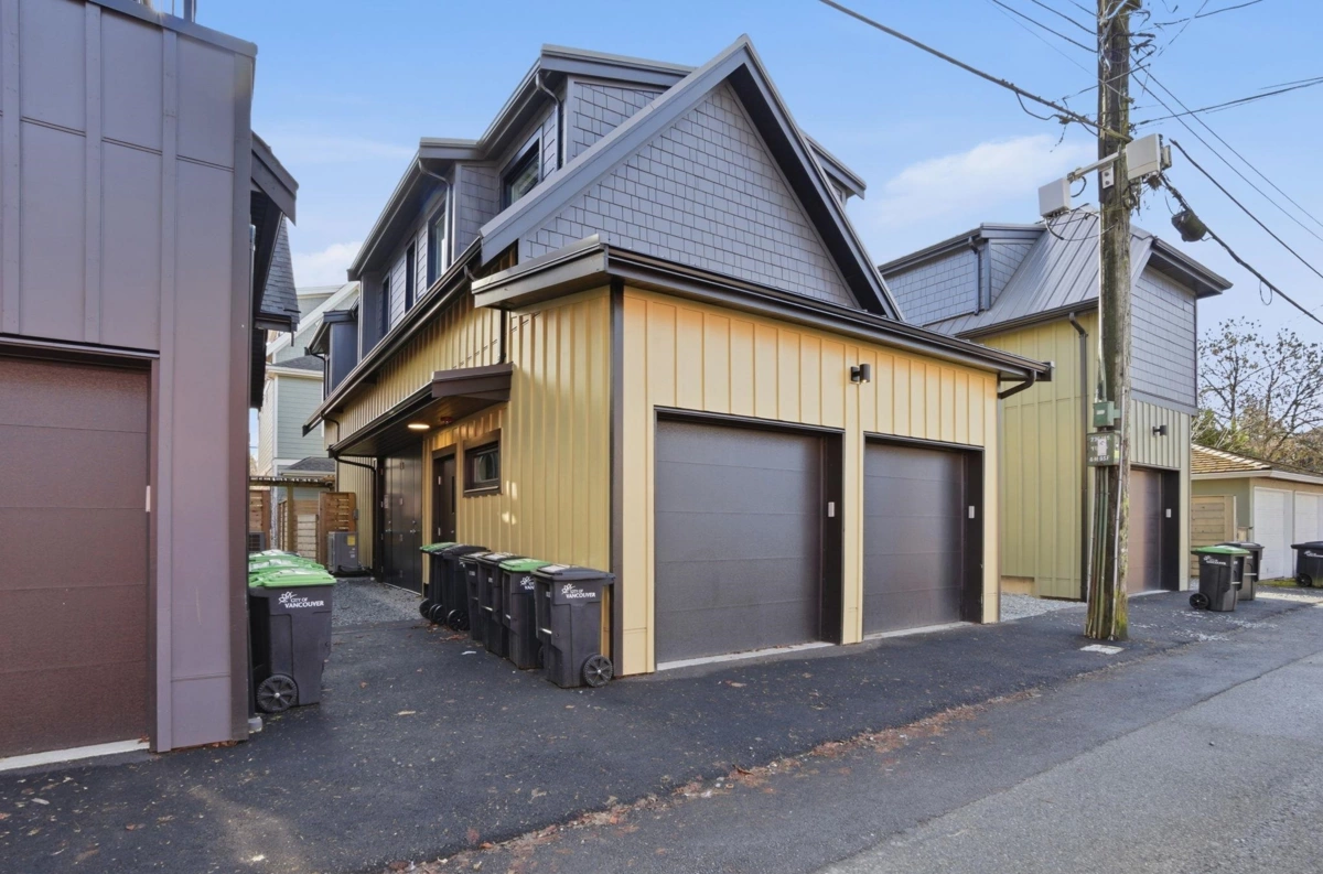 Outdoor Deck Photo of 1967 Napier Street, Vancouver, BC