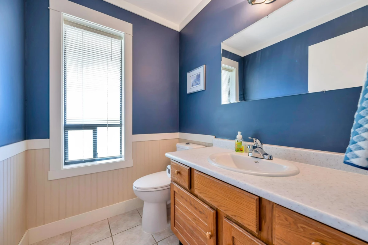 Guest Bathroom Photo of 21761 49a Avenue, Langley, BC