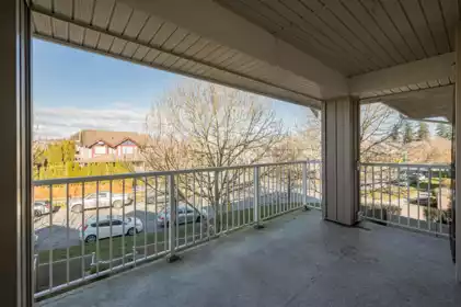 Hallway Photo of 309 19366 65 Avenue, Surrey, BC