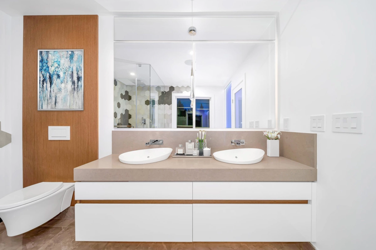 Walk-In Closet Photo of 4399 Highland Boulevard, North Vancouver, BC