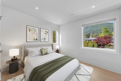 Entry Foyer Photo of 4399 Highland Boulevard, North Vancouver, BC