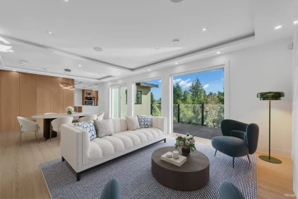 Living Room Photo of 4399 Highland Boulevard, North Vancouver, BC
