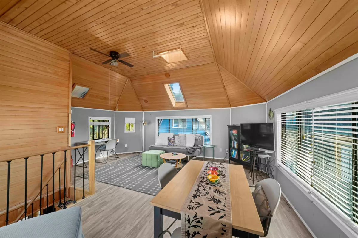 Outdoor Deck Photo of 10 23000 Dyke Road, Richmond, BC
