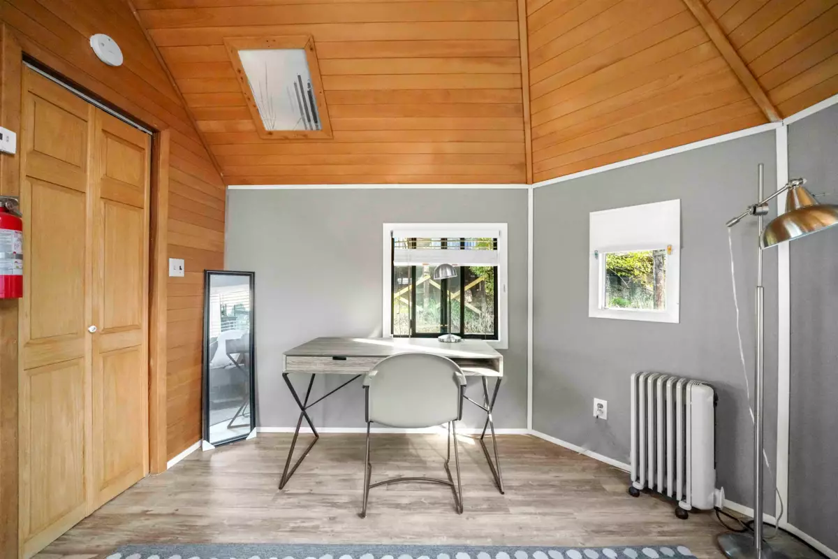 Swimming Pool Photo of 10 23000 Dyke Road, Richmond, BC