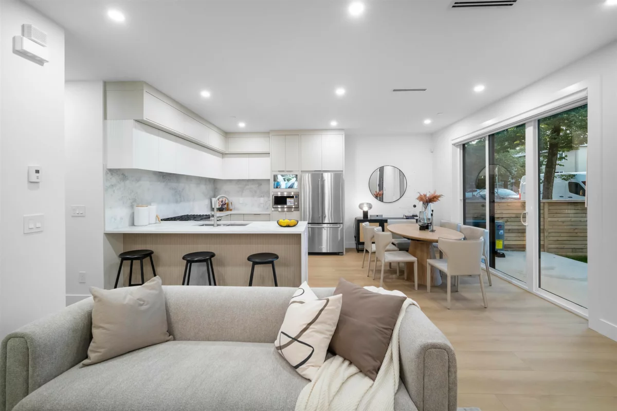 Exterior Rear Photo of 1 2386 E 45th Avenue, Vancouver, BC