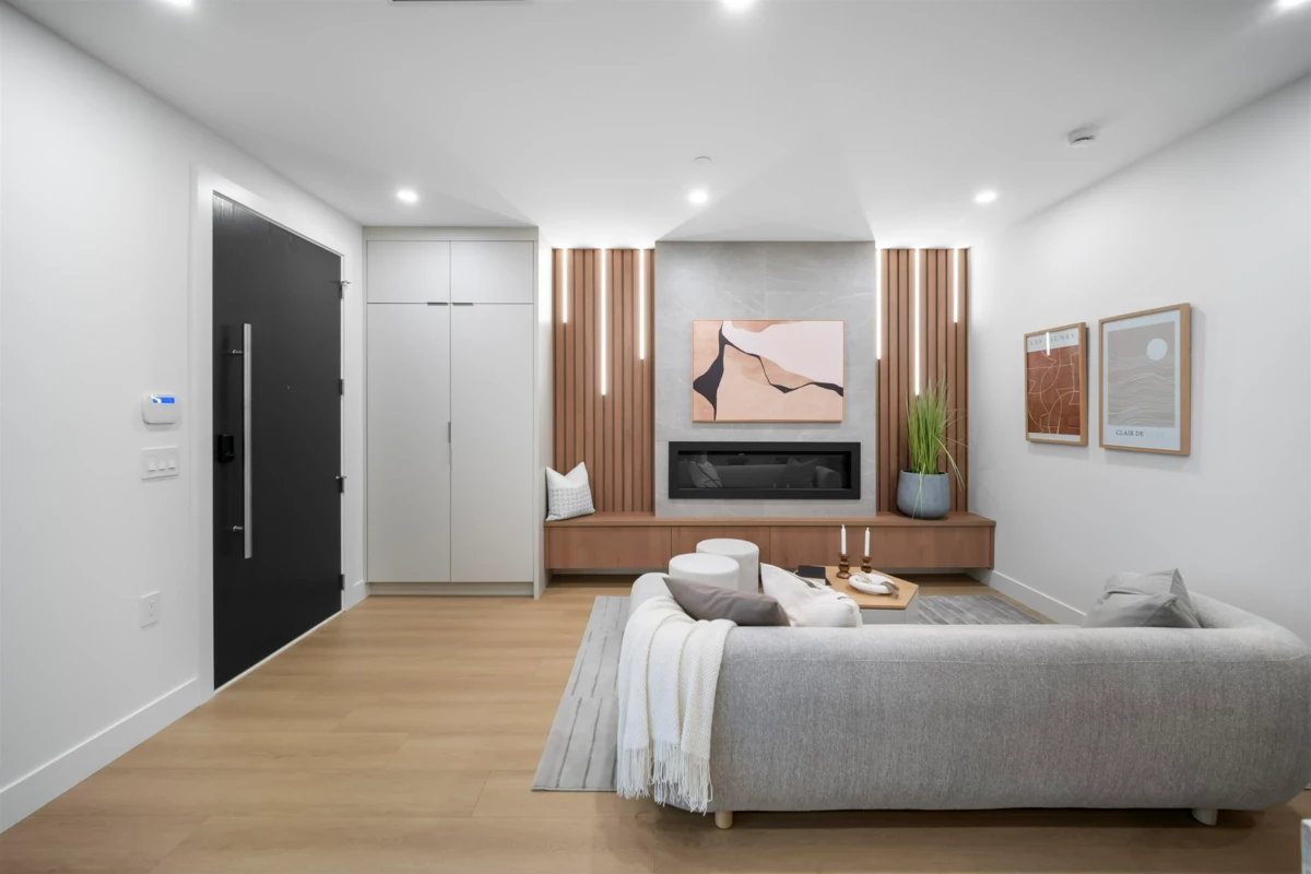 Family Room Photo of 1 2386 E 45th Avenue, Vancouver, BC