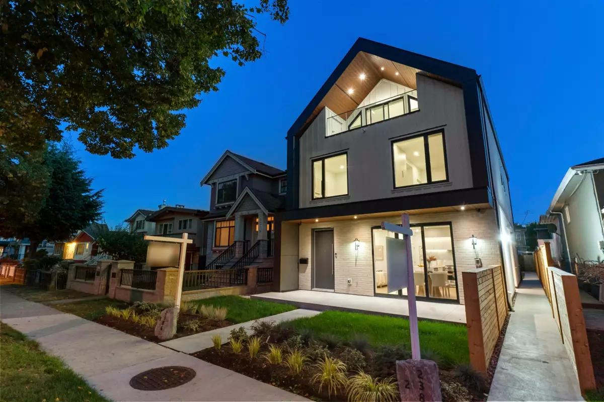 Hot Tub / Spa Photo of 1 2386 E 45th Avenue, Vancouver, BC