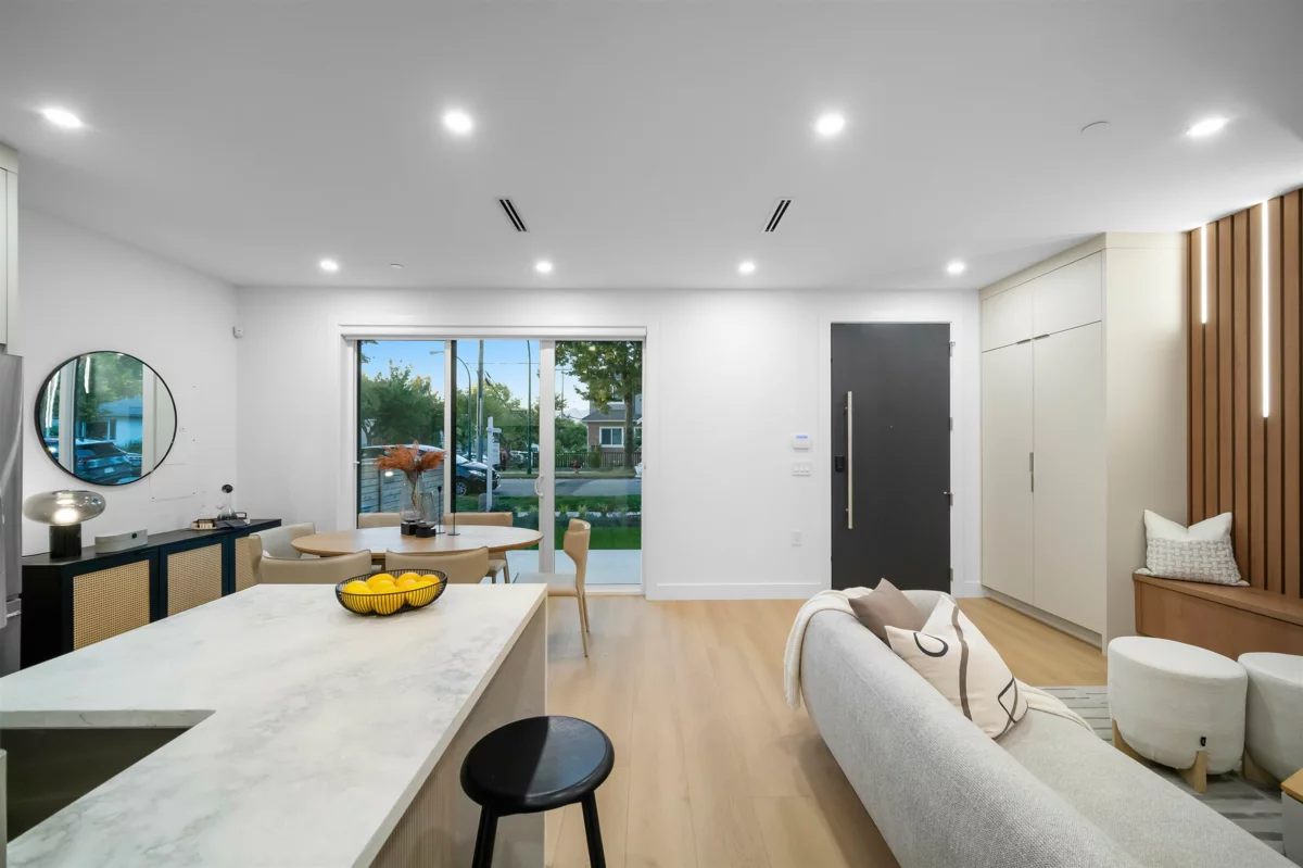 Living Room Photo of 1 2386 E 45th Avenue, Vancouver, BC