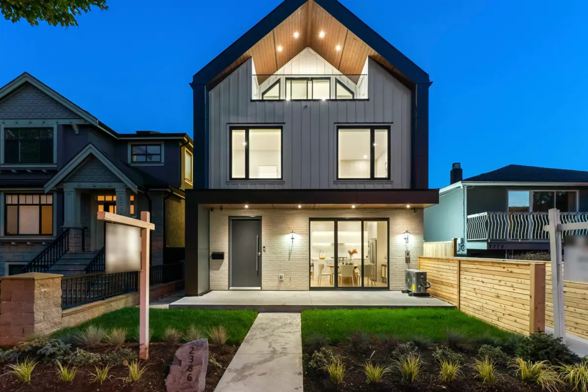 Outdoor Kitchen Photo of 1 2386 E 45th Avenue, Vancouver, BC