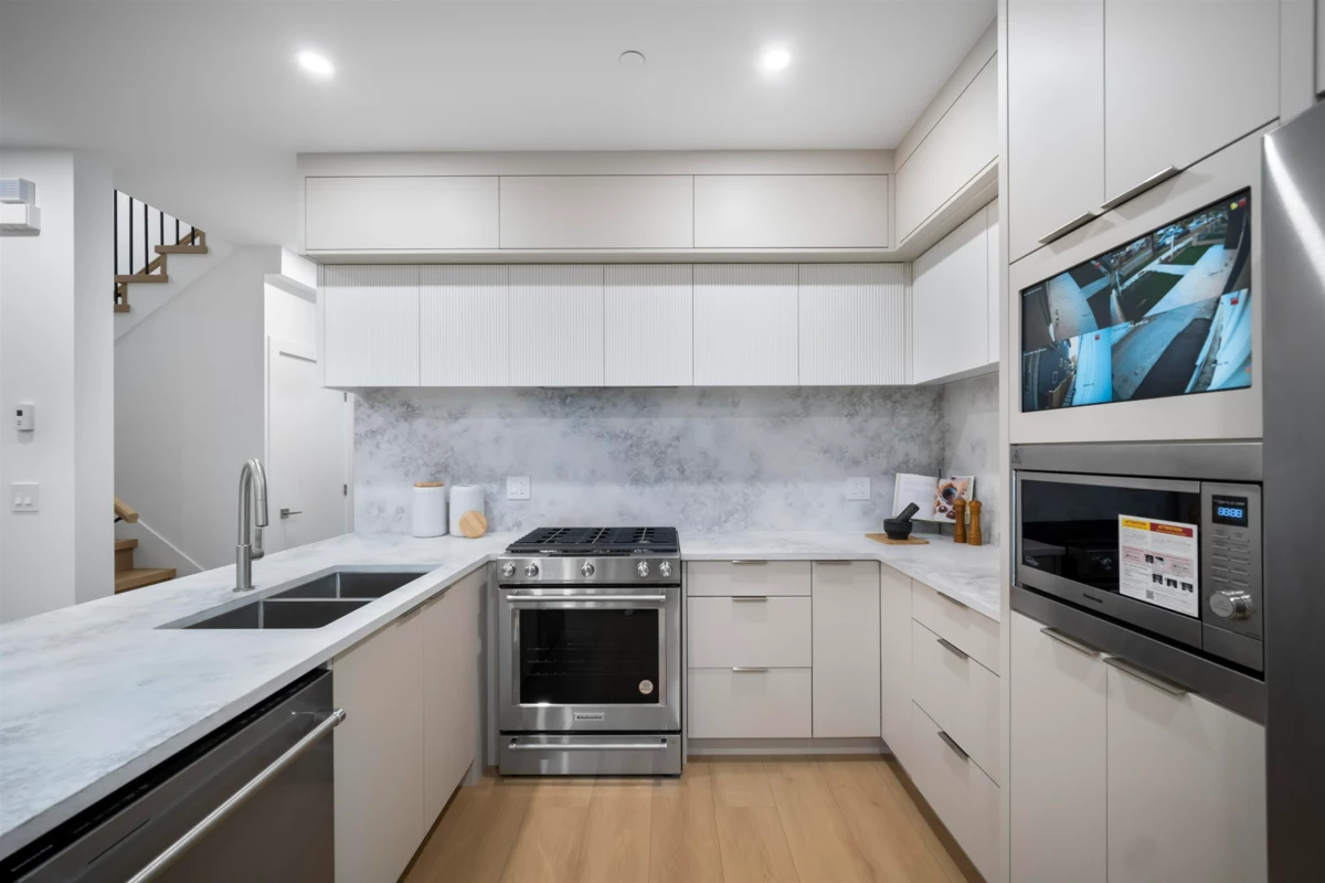 Pantry Photo of 1 2386 E 45th Avenue, Vancouver, BC