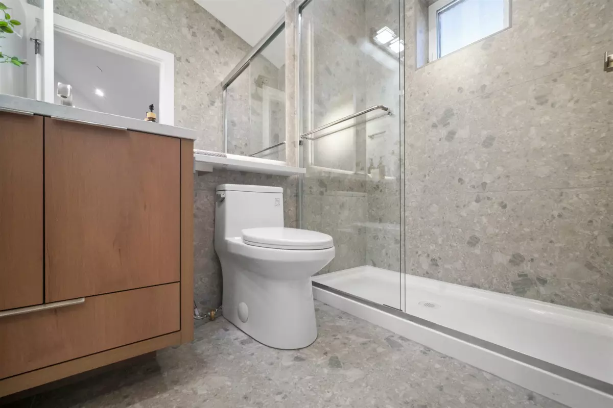 Staircase Photo of 1 2386 E 45th Avenue, Vancouver, BC