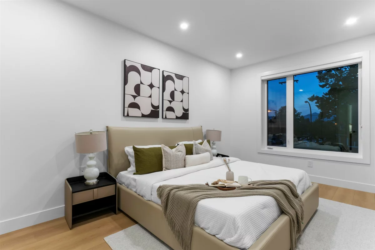 Walk-In Closet Photo of 1 2386 E 45th Avenue, Vancouver, BC