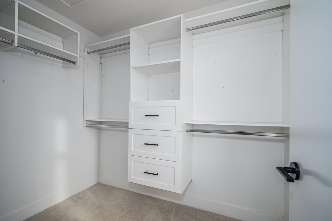 Walk-In Closet Photo of 139 3529 Baycrest Avenue, Coquitlam, BC