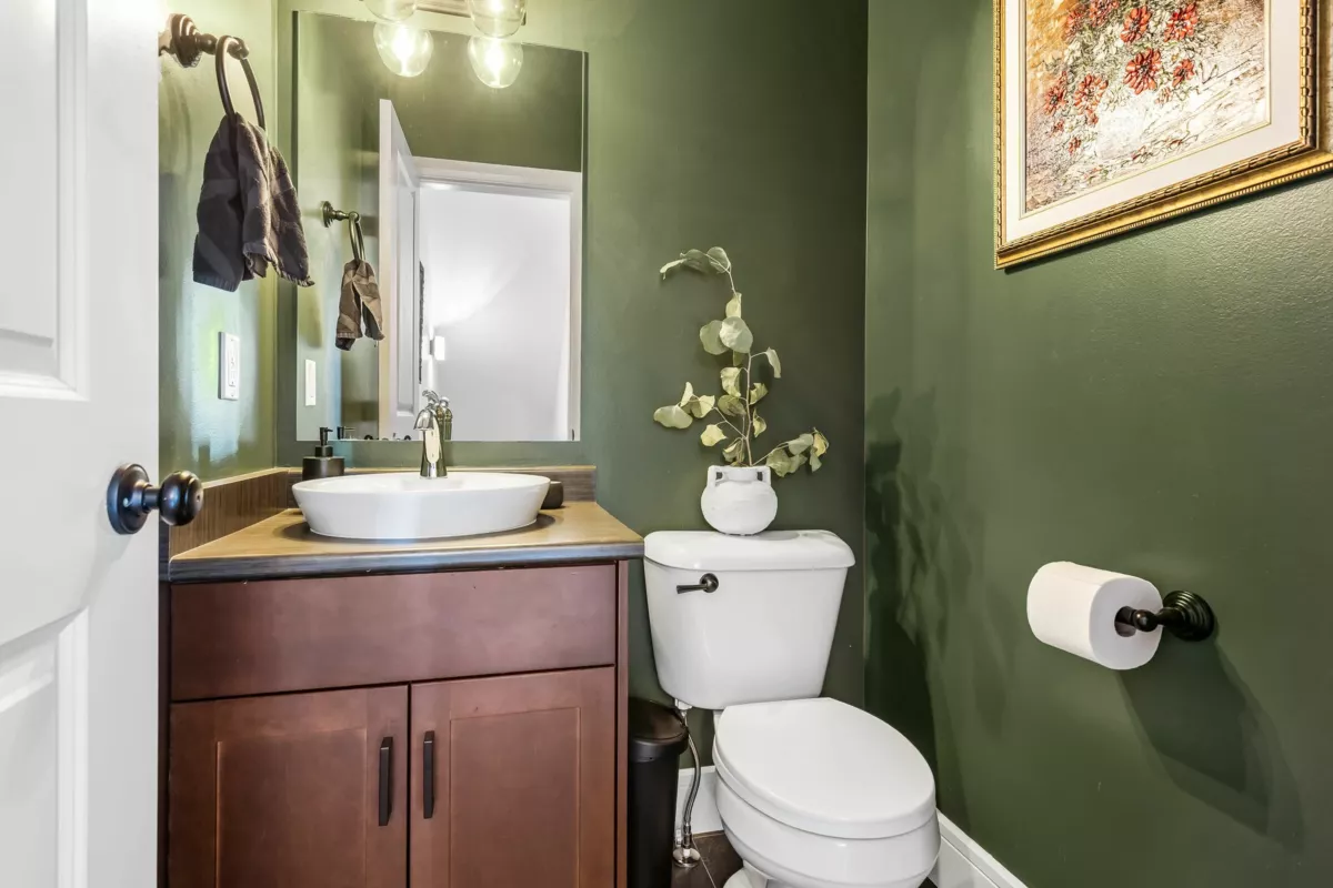 Kitchen Island Photo of 30 45390 Vedder Mountain Road, Cultus Lake, BC