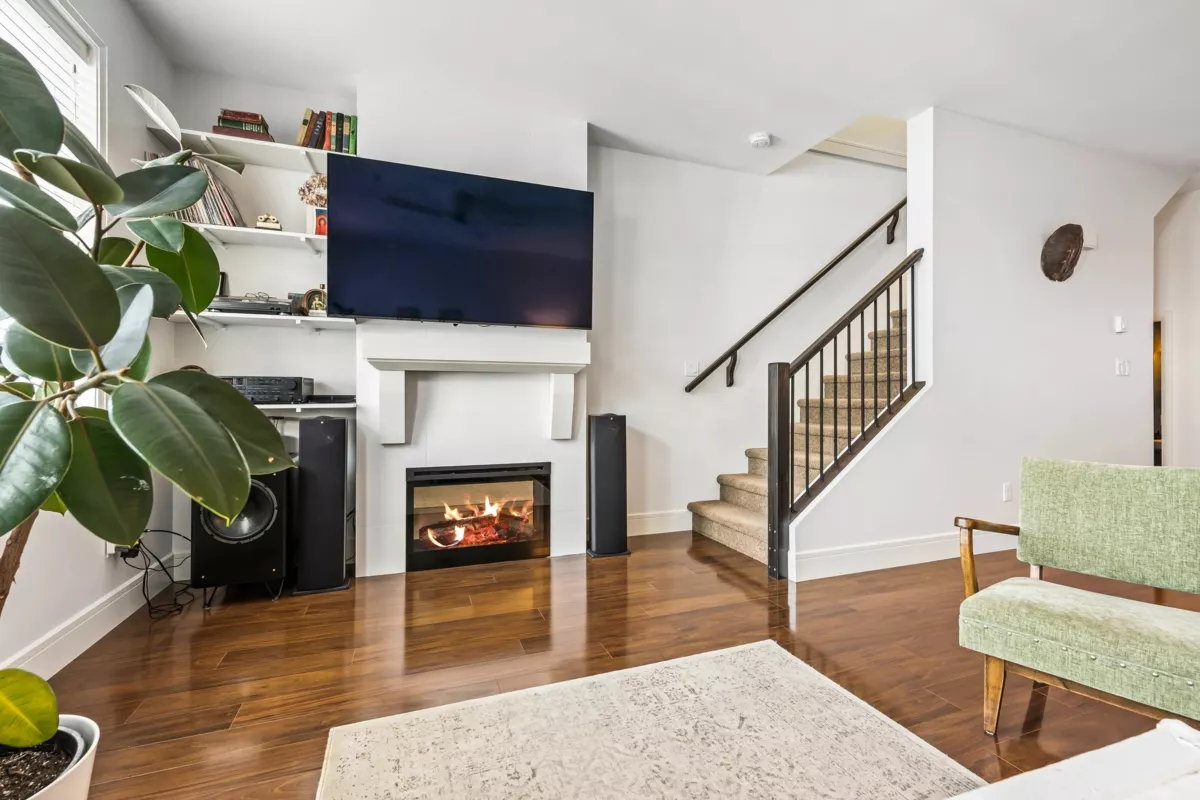 Mudroom Photo of 30 45390 Vedder Mountain Road, Cultus Lake, BC