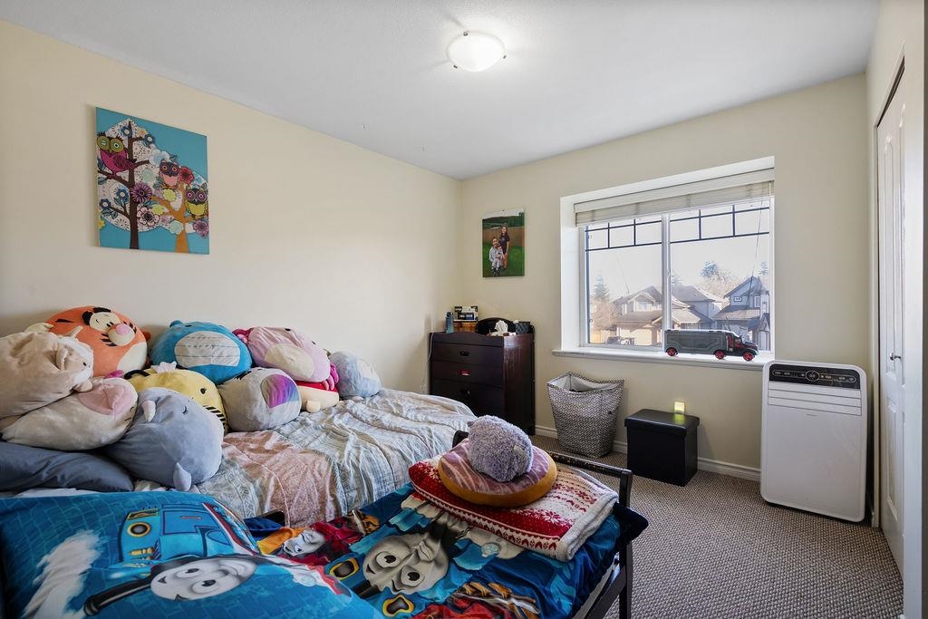 Basement Recreation Room Photo of 6629 187a Street, Surrey, BC