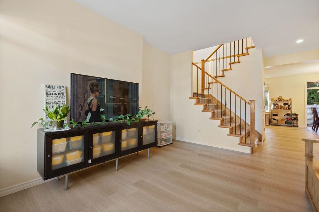 Dining Area Photo of 6629 187a Street, Surrey, BC