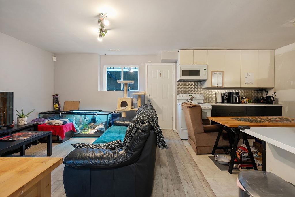 Outdoor Deck Photo of 6629 187a Street, Surrey, BC