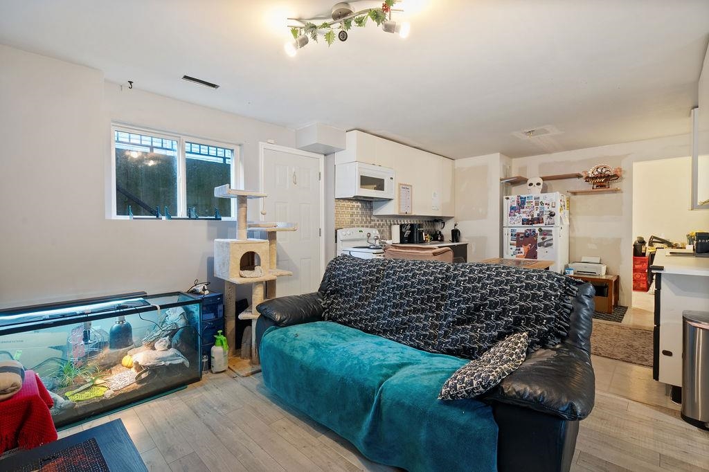 Outdoor Patio Photo of 6629 187a Street, Surrey, BC