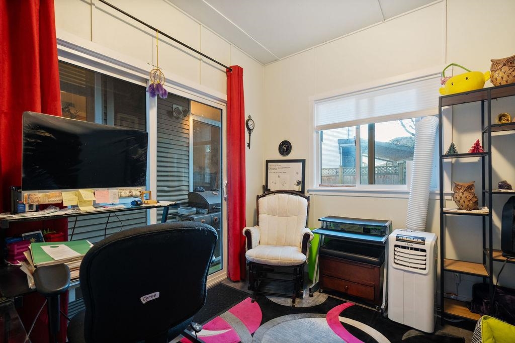 Swimming Pool Photo of 6629 187a Street, Surrey, BC