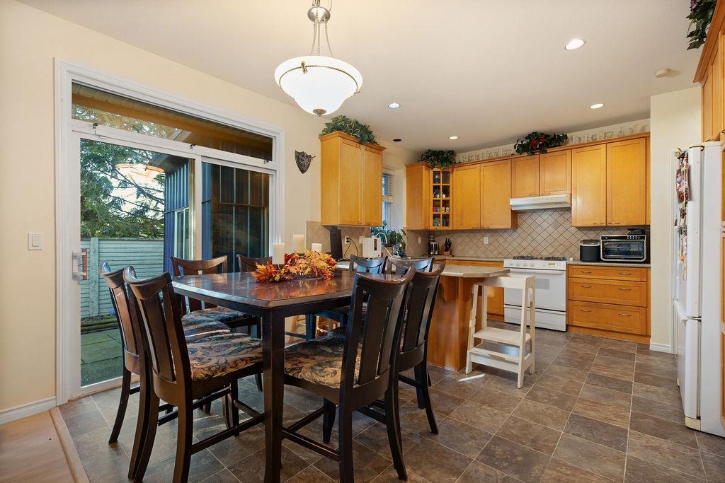 Walk-In Closet Photo of 6629 187a Street, Surrey, BC