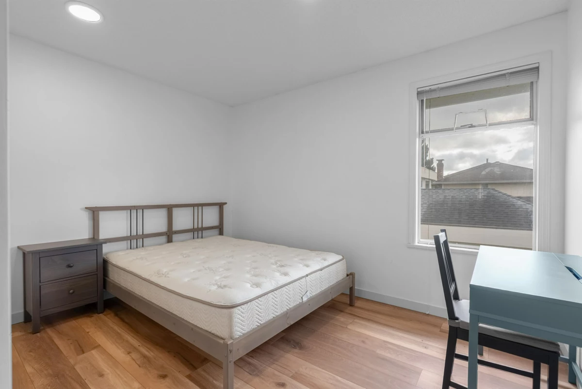 Powder Room Photo of 9760 Dayton Avenue, Richmond, BC