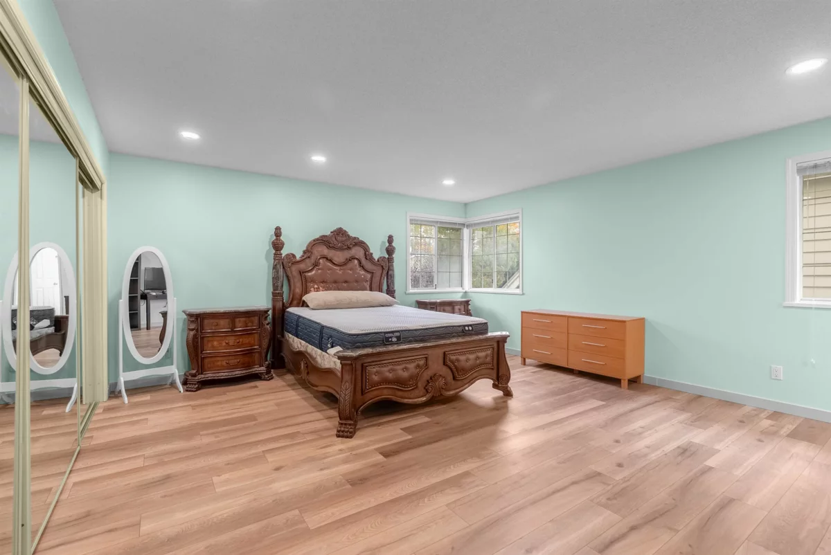 Primary Bathroom Photo of 9760 Dayton Avenue, Richmond, BC