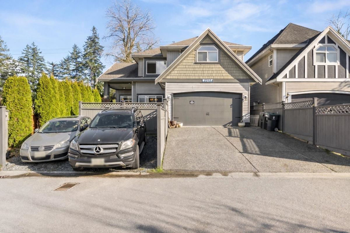 Breakfast Nook Photo of 7397 202a Street, Langley, BC