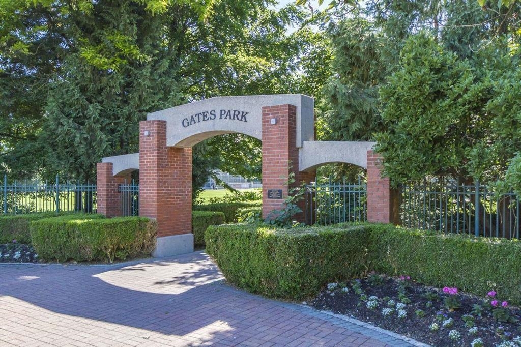 Dining Area Photo of 405 2351 Kelly Avenue, Port Coquitlam, BC